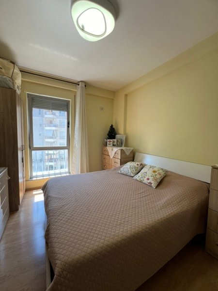Tirane, shitet apartament 2+1+Ballkon Kati 4, 95 m² 170.000 € i diskutueshem (Rruga Stavri Themeli, Perballe Delijorgjit)