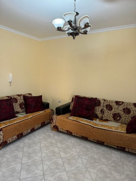 Tirane, jepet me qera apartament 2+1+Ballkon Kati 5, 100 m² 500 € (Rruga Ferit Xhajko , te ish restorant durrsi)