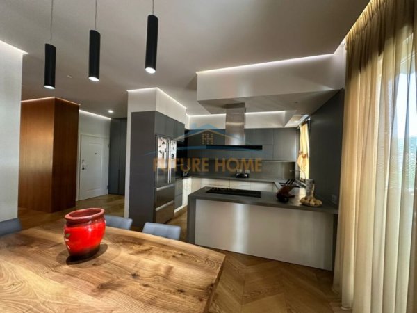 Tirane, shitet apartament 3+1+Ballkon , 267 m² 800.000 € (RRUGA KAVAJES, DELIJORGJI)