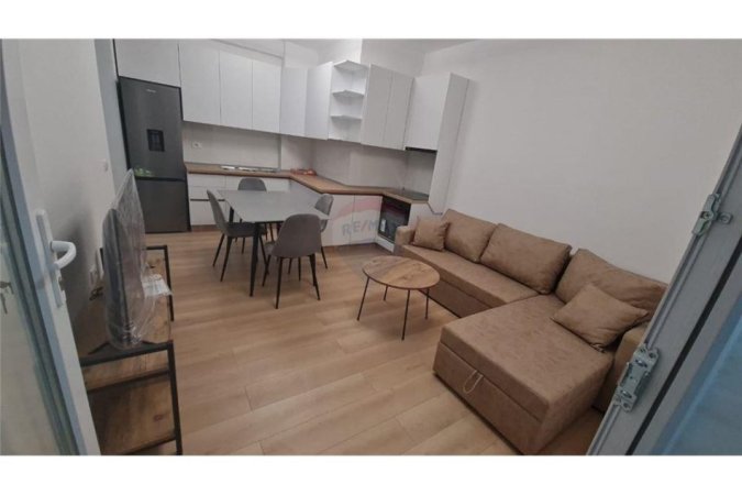 Tirane, jepet me qera apartament 2+1 , 73 m² 650 € (Apartament 2+1 për Qira tek Ish Fusha e Aviacionit)