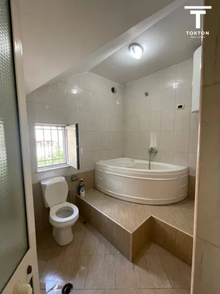 Tirane, shitet ambjent biznesi Kati 3, 910 m² (Afer Liqenit te Linzes)