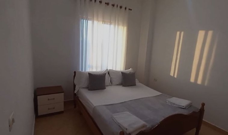 Tirane, jepet me qera apartament 1+1 Kati 3, 58 m² 350 € (Stacioni i trenit)