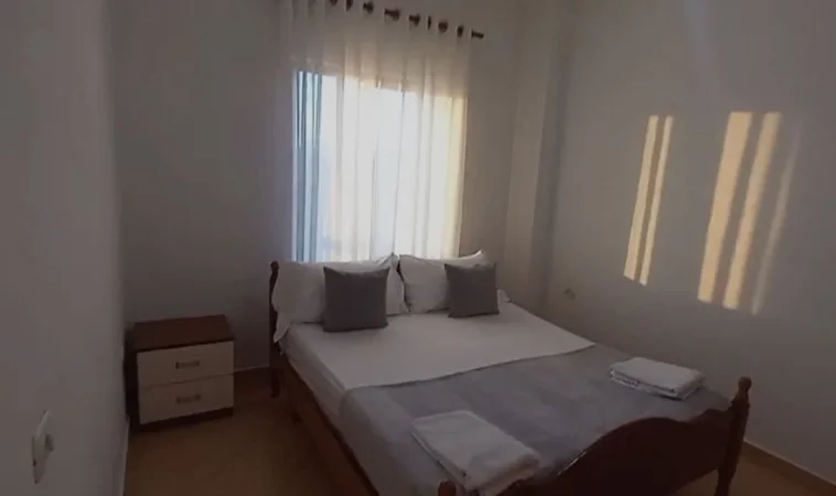 Tirane, jepet me qera apartament 1+1 Kati 3, 58 m² 350 € (Stacioni i trenit)