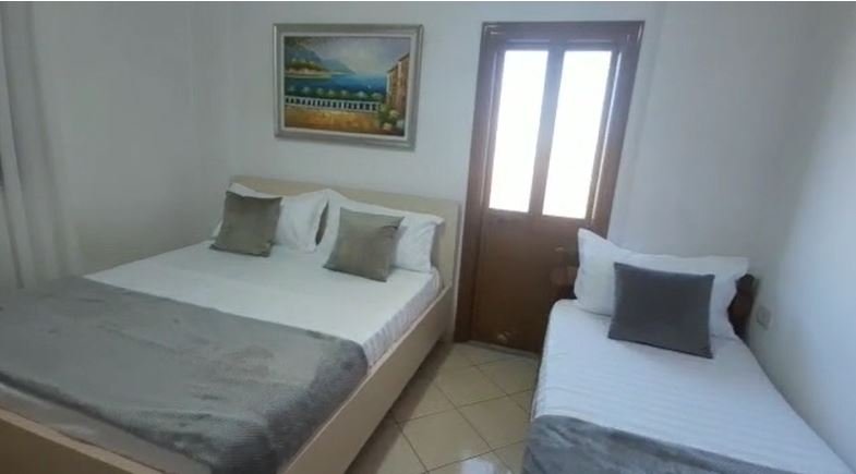 Tirane, jepet me qera apartament 1+1 Kati 3, 58 m² 350 € (Stacioni i trenit)