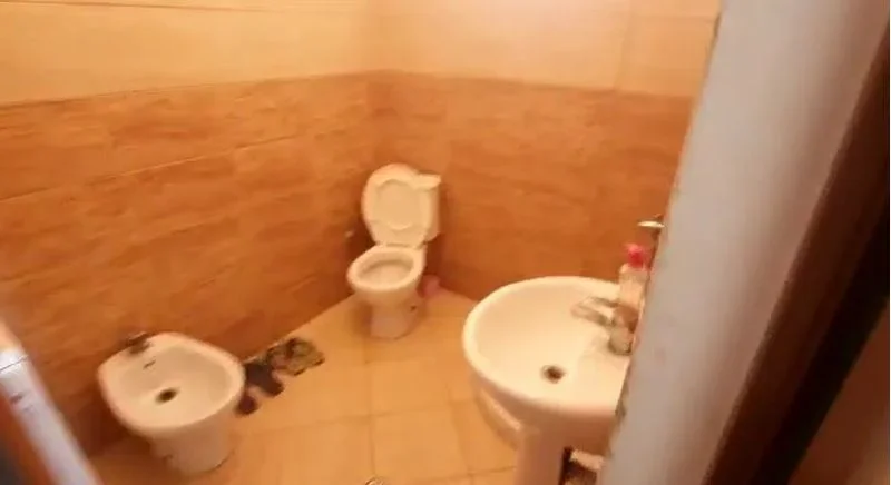 Tirane, jepet me qera apartament 1+1 Kati 3, 58 m² 350 € (Stacioni i trenit)