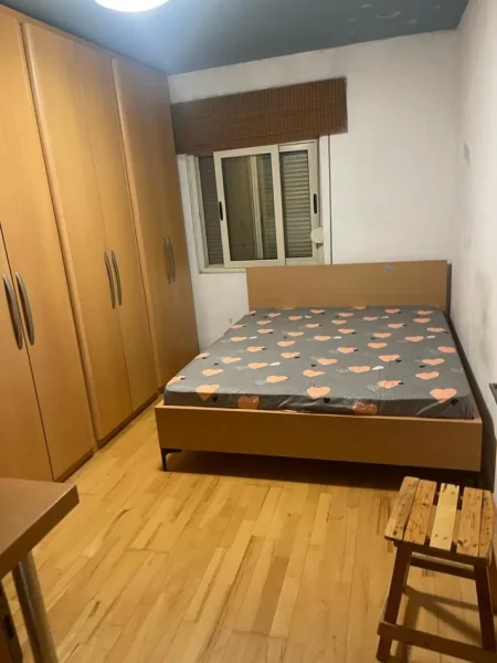 Tirane, jepet me qera apartament 2+1 Kati 4, 70 m² 480 € (QSUT)
