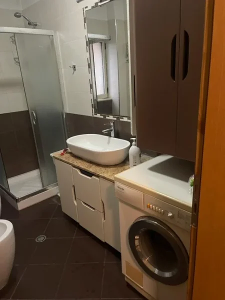 Tirane, jepet me qera apartament 2+1 Kati 4, 70 m² 480 € (QSUT)