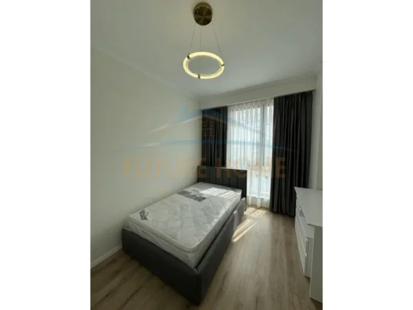 Tirane, jepet me qera apartament 2+1+Ballkon Kati 5, 102 m² 800 € (BULEVARDI I RI)