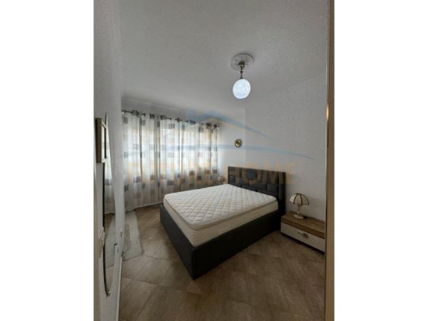 Tirane, jepet me qera apartament 2+1 Kati 2, 100 m² 600 € (KOMUNA E PARISIT)