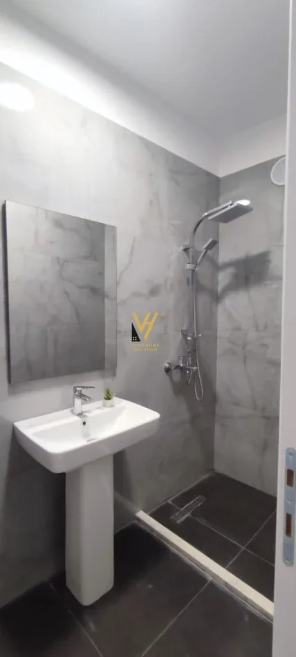 Tirane, shitet apartament 1+1+Ballkon Kati 4, 35 m² 84.000 € (MBIKALIMI I KRISTALIT)