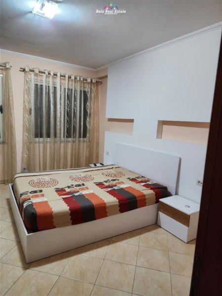 Tirane, jepet me qera apartament 2+1 Kati 4, 100 m² 450 Euro (yzberisht)