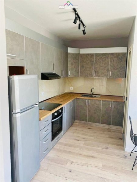 Tirane, jepet me qera apartament 2+1 Kati 10, 60 m² 400 € (fuha e aviacionit)