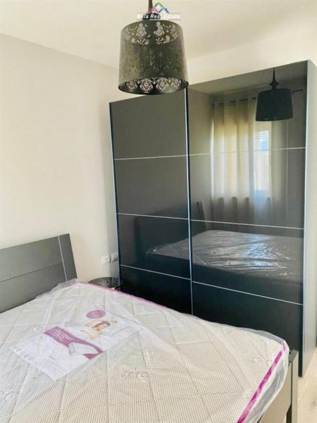 Tirane, jepet me qera apartament 2+1 Kati 10, 60 m² 400 € (fuha e aviacionit)