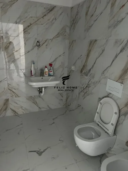 Tirane, shitet apartament 2+1 Kati 2, 122 m² 170.000 € (KINOSTUDIO)