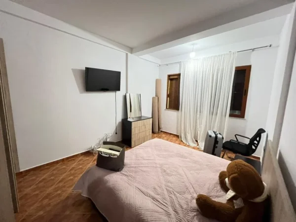 Tirane, shitet Vile 2 Katshe Kati 1, 230 m² 350.000 € (Ali Demi)