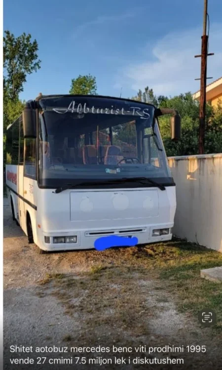Durres, shitet Autobus Mercedes Benz Nafte, e bardhë manuale Kondicioner 7.500 €