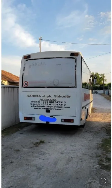 Durres, shitet Autobus Mercedes Benz Nafte, e bardhë manuale Kondicioner 7.500 €
