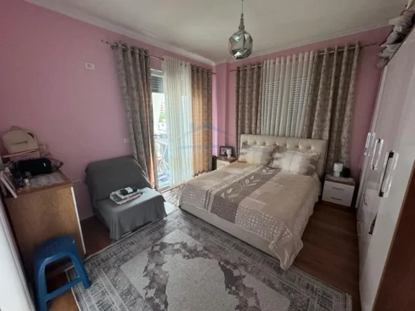 Tirane, shitet apartament 2+1+Ballkon Kati 3, 90 m² 155.000 € (5 Maj)
