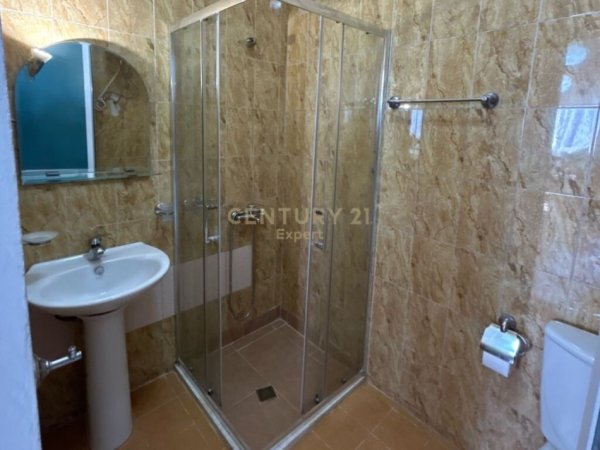 Tirane, jepet me qera apartament 2+1 Kati 10, 85 m² 480 € (don bosko)
