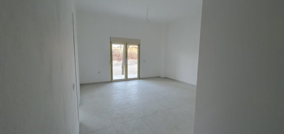 Durres, shitet apartament 1+1 Kati 1, 65 m² 78.000 € (Golem)