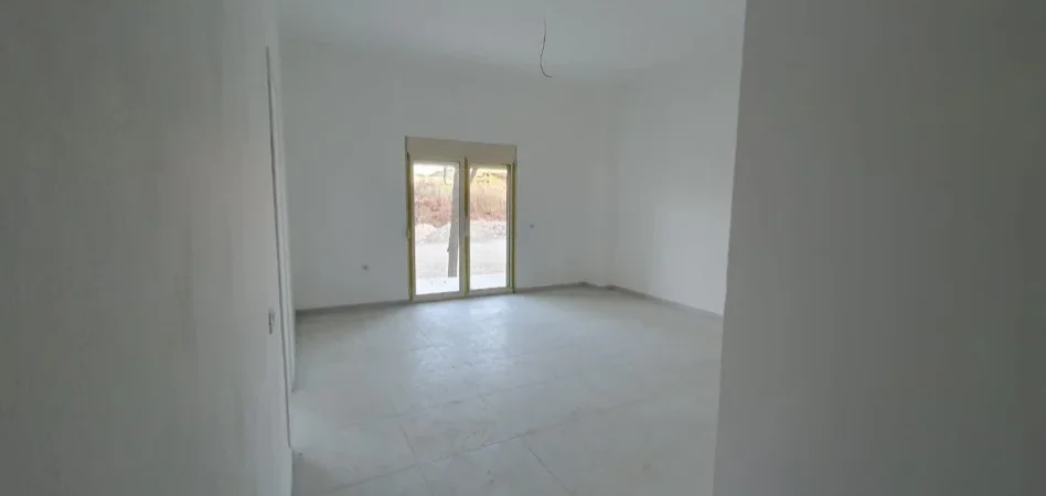 Durres, shitet apartament 1+1 Kati 1, 65 m² 78.000 € (Golem)
