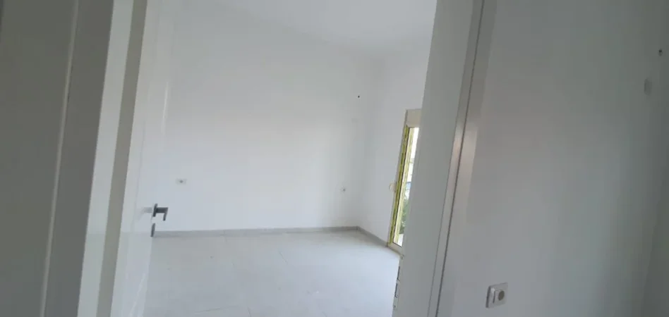 Durres, shitet apartament 1+1 Kati 1, 65 m² 78.000 € (Golem)