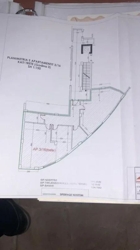 Tirane, shitet apartament 2+1 Kati 3, 124 m² 130.000 € (FRESK)