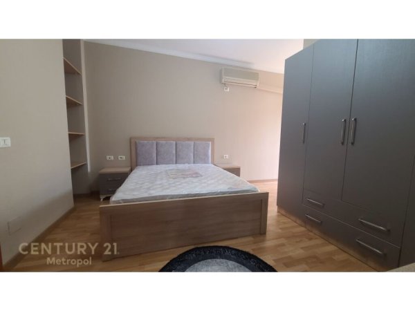 Tirane, jepet me qera apartament 2+1 Kati 8, 95 m² 800 € (hipoteka)