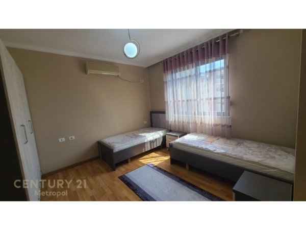 Tirane, jepet me qera apartament 2+1 Kati 8, 95 m² 800 € (hipoteka)