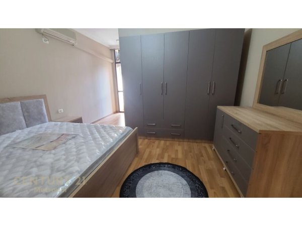 Tirane, jepet me qera apartament 2+1 Kati 8, 95 m² 800 € (hipoteka)