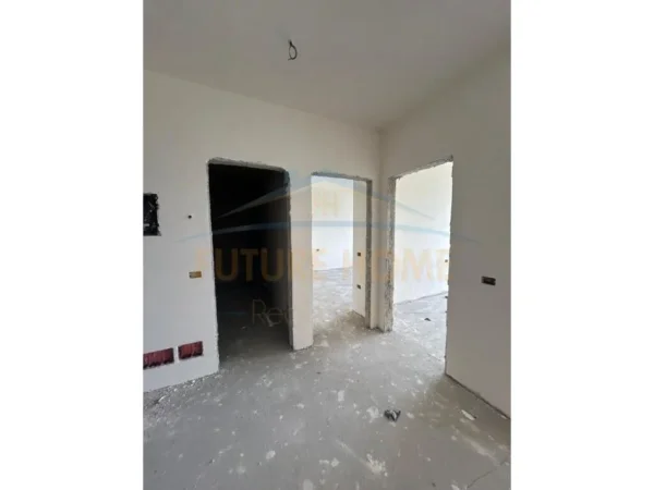 Tirane, shitet apartament 2+1+Ballkon Kati 7, 89 m² 138.000 € (Bulevardi i Ri)