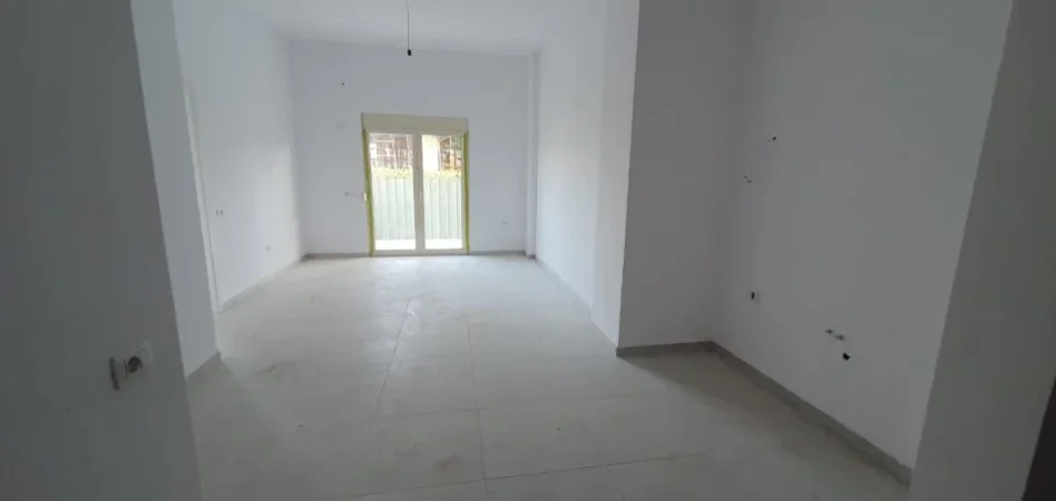 Golem, shitet apartament 1+1 Kati 1, 70 m² (Golem)