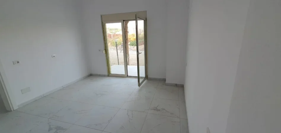 Golem, shitet apartament 1+1 Kati 1, 70 m² (Golem)