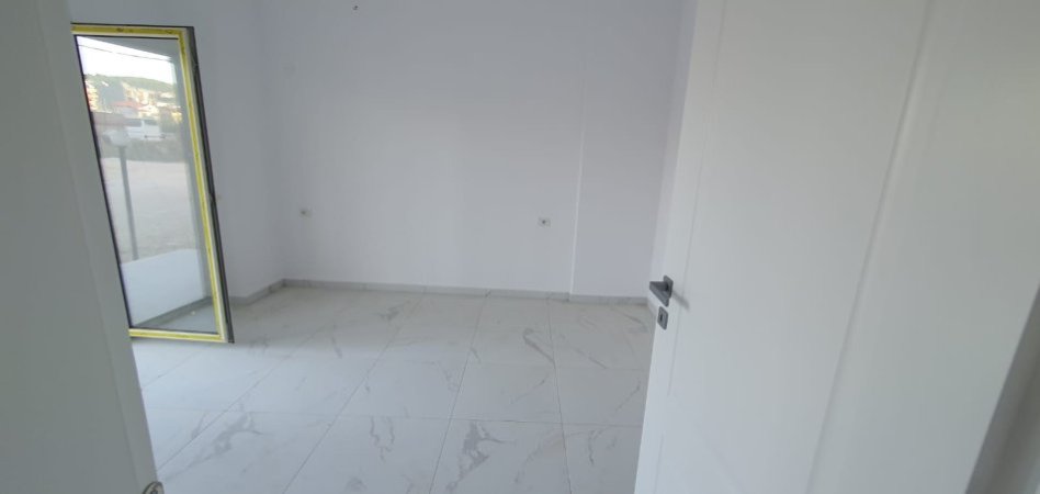 Golem, shitet apartament 1+1 Kati 1, 70 m² (Golem)