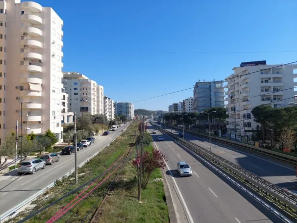 Durres, shitet hotel , 1.500 m² 1.390.000 € (Prane Shkembit te Kavajes)