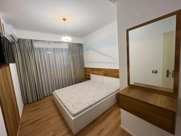 Tirane, jepet me qera 2+1 Kati 4, 99 m² 600 € (Unaza e Re)