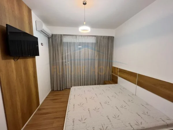 Tirane, jepet me qera 2+1 Kati 4, 99 m² 600 € (Unaza e Re)