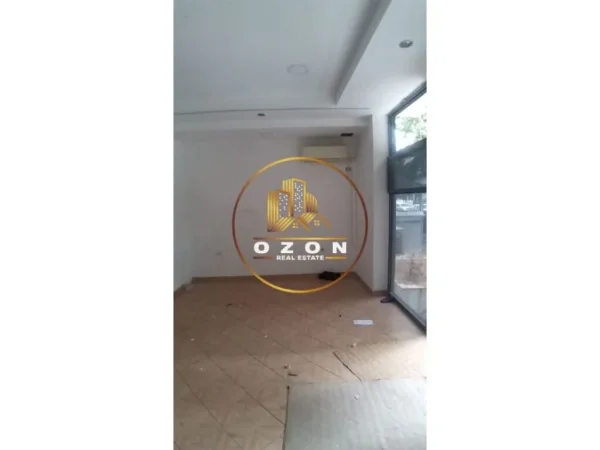 Hapësirë Biznesi për Shitje pranë "Square 21"!