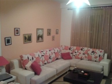 Tirane, jepet me qera apartament 2+1+Ballkon Kati 1, 79 m² 420 €
