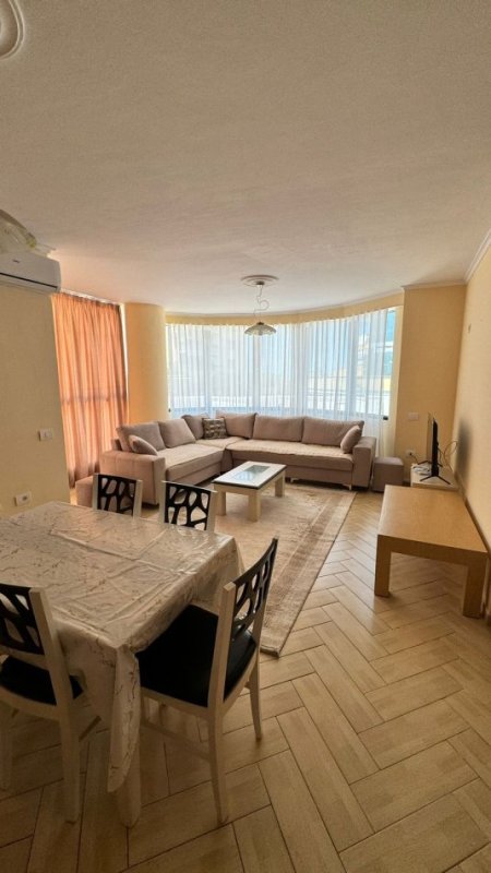 Tirane, jepet me qera apartament 2+1+Ballkon Kati 5, 180 m² 600 € (Frederik Shiroka)