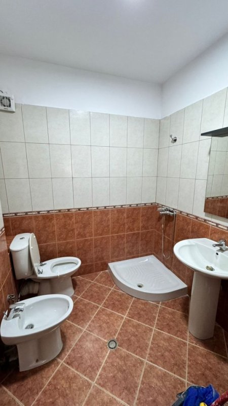 Tirane, jepet me qera apartament 2+1+Ballkon Kati 5, 180 m² 600 € (Frederik Shiroka)