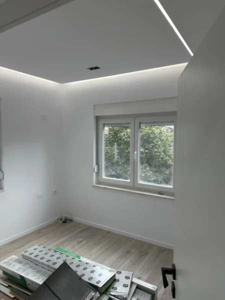 Tirane, jepet me qera zyre Kati 4, 65 m² 800 € (VASO PASHA BLLOK)
