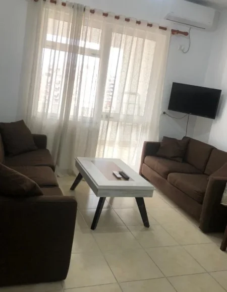 Tirane, jepet me qera apartament 1+1+Ballkon Kati 8, 80 m² 350 € (Astir)