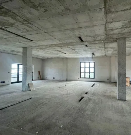 Tirane, shitet ambjent biznesi Kati 0, 840 m² 600.000 € (FRESKU)