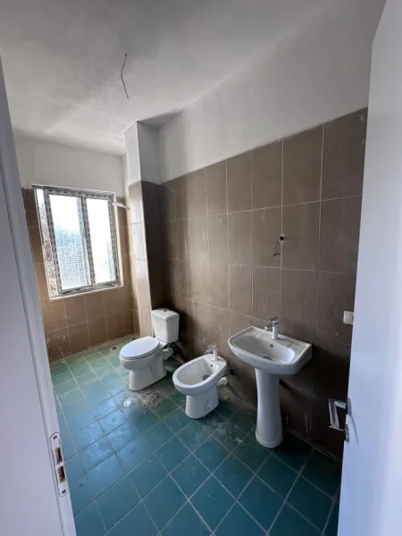 Durres, shitet apartament 2+1+Ballkon Kati 3, 99 m² 105.000 € (Golem)