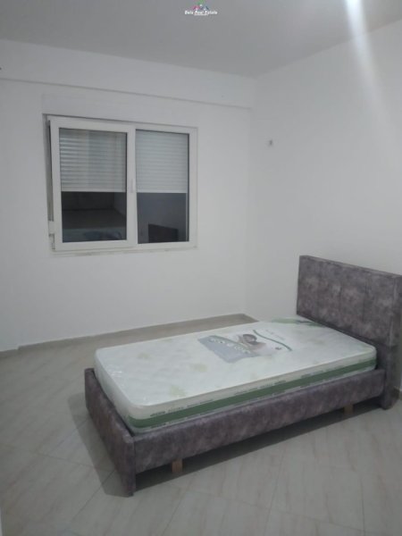 Tirane, jepet me qera apartament 2+1 Kati 2, 80 m² 500 € (liqeni i thate)