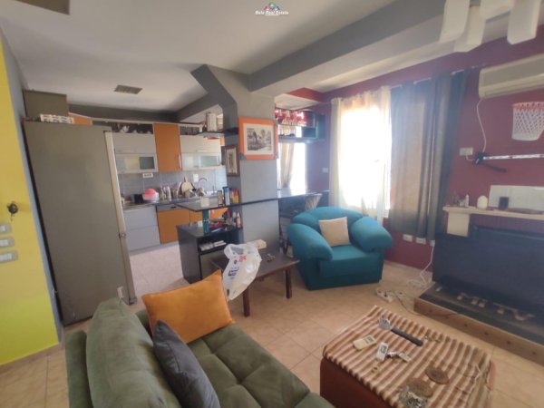 Tirane, shes apartament 3+1 Kati 4, 237 m² 283.000 € (kodra e diellit)