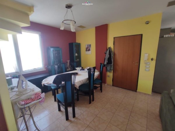 Tirane, shes apartament 3+1 Kati 4, 237 m² 283.000 € (kodra e diellit)