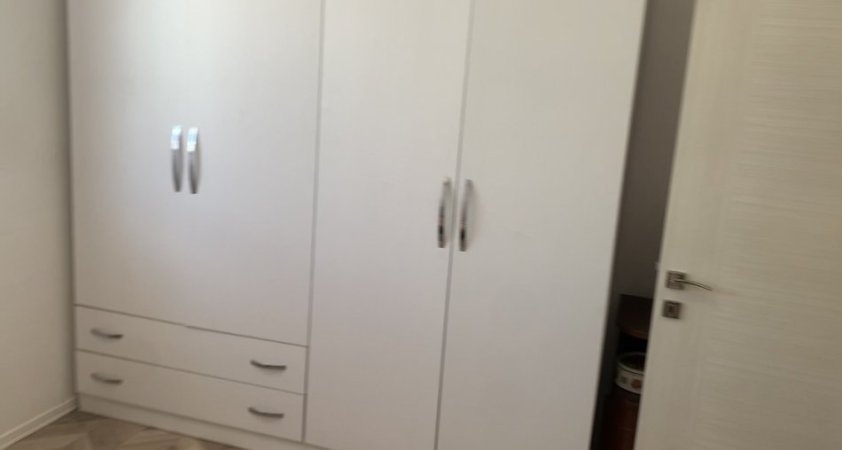 Tirane, jepet me qera apartament 2+1 Kati 3, 80 m² 300 € (5 Maji