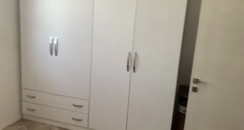 Tirane, jepet me qera apartament 2+1 Kati 3, 80 m² 350€ (5 Maji